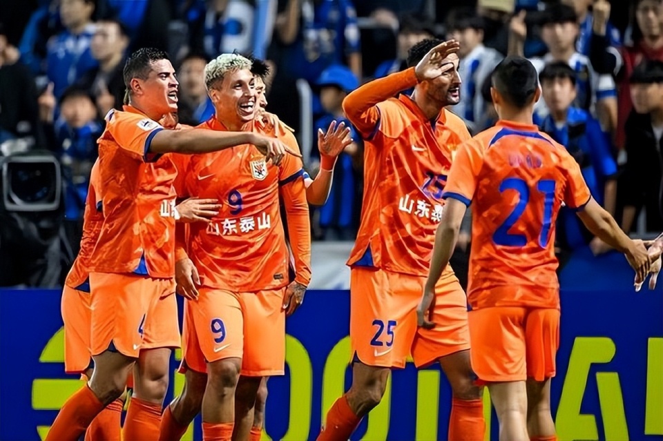 浙江队迎中超关键赛；今晚临场应变；引发热议；训练强度明显提升的简单介绍