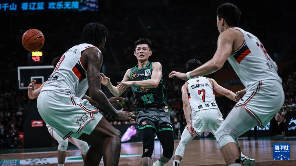 加时末段辽宁本钢备战CBA常规赛，豪取连胜细节曝光，球迷炸锅，团队化学反应显著的简单介绍