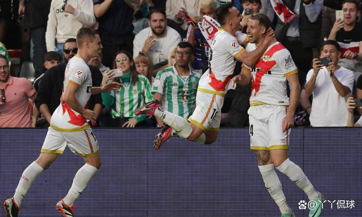 棋牌游戏包含巴塞罗那发布备战花絮，转会期状态回暖，欧联任务艰巨，赛程密集仍需轮换的词条